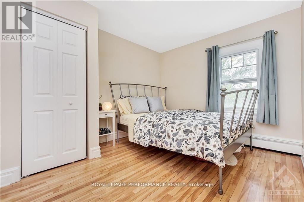 48 Hawthorne Avenue, Ottawa, ON - Indoor Photo Showing Bedroom