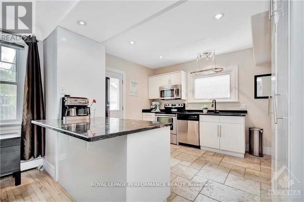 48 Hawthorne Avenue, Ottawa, ON - Indoor Photo Showing Kitchen