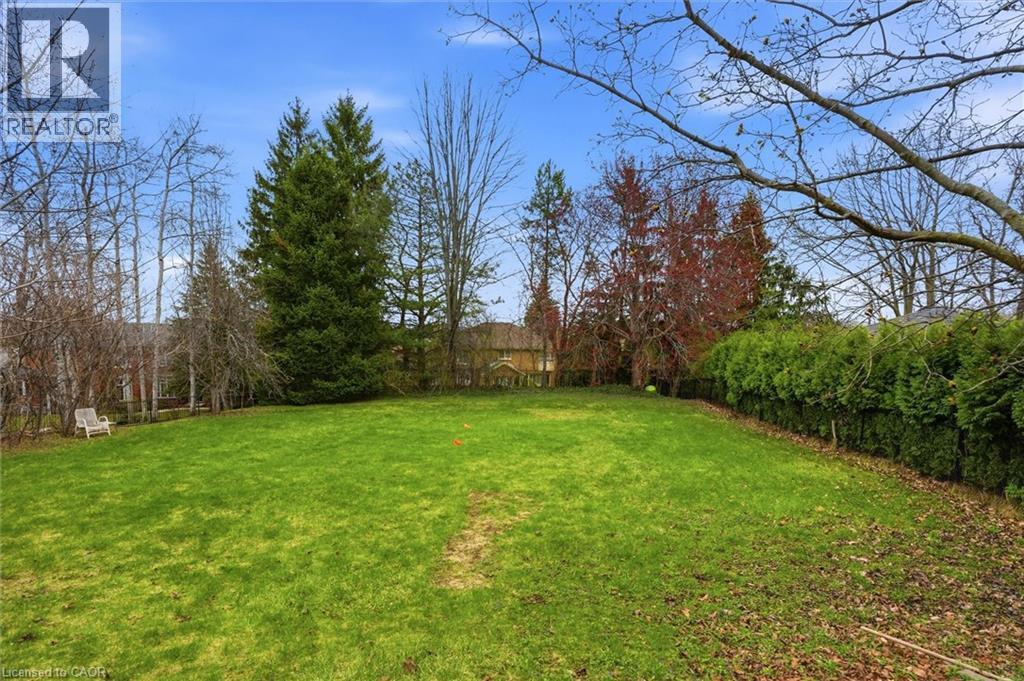 1310 Beaufort Drive, Burlington, ON - Outdoor