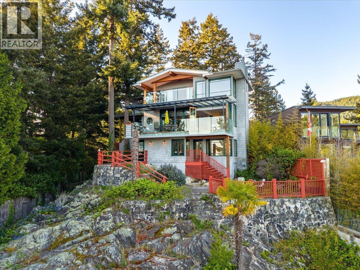 5812 Eagle Island, West Vancouver, BC - Outdoor