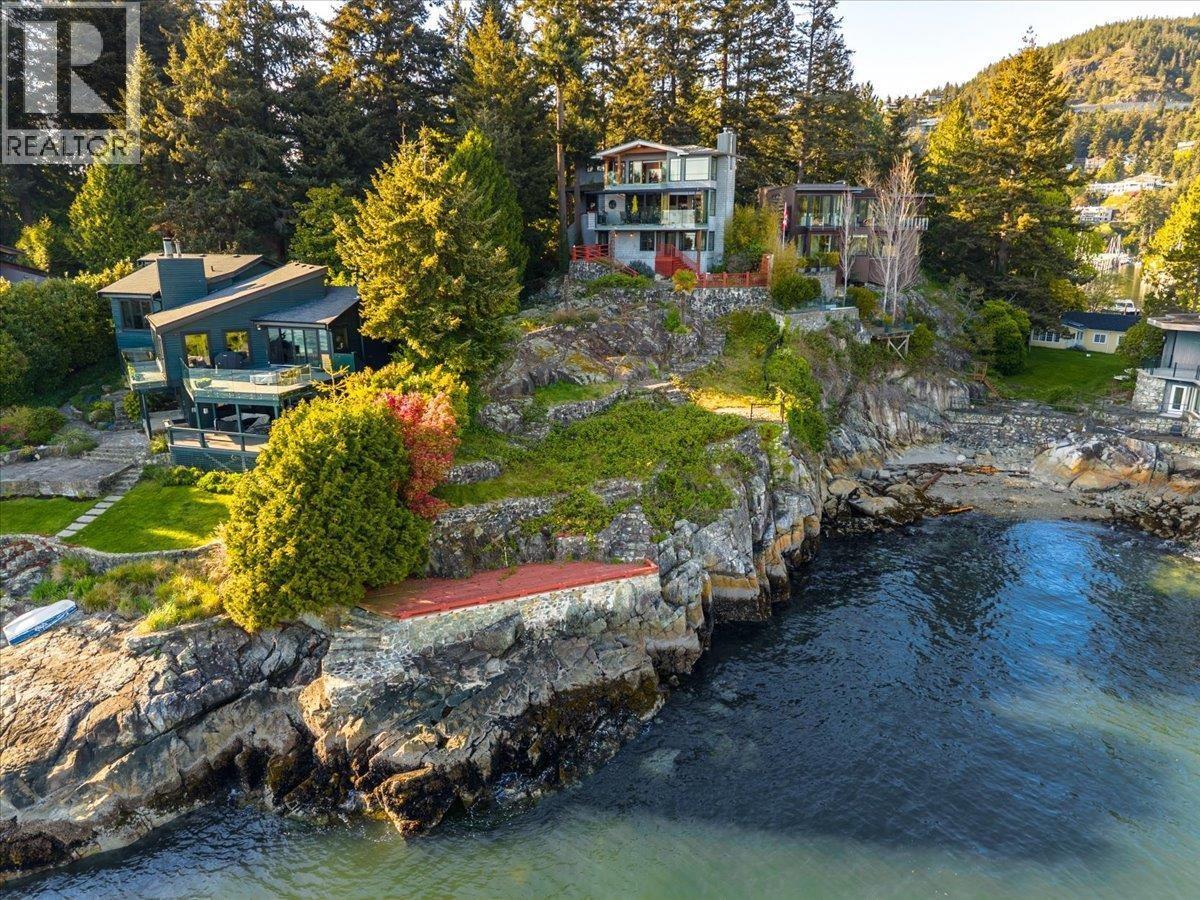 5812 Eagle Island, West Vancouver, BC - Outdoor With Body Of Water