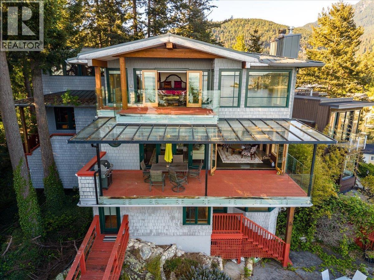 5812 Eagle Island, West Vancouver, BC - Outdoor With Deck Patio Veranda