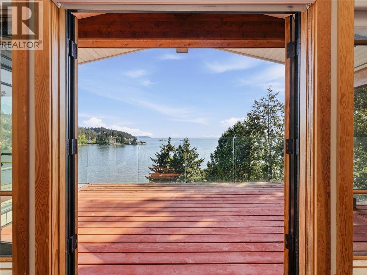 5812 Eagle Island, West Vancouver, BC - Photo Showing Other Room With Body Of Water
