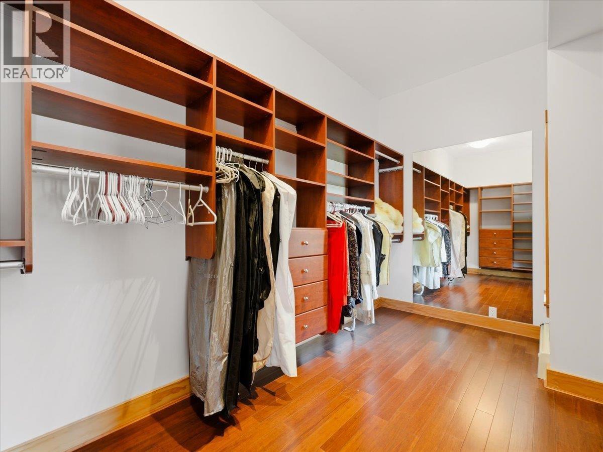 5812 Eagle Island, West Vancouver, BC - Indoor With Storage
