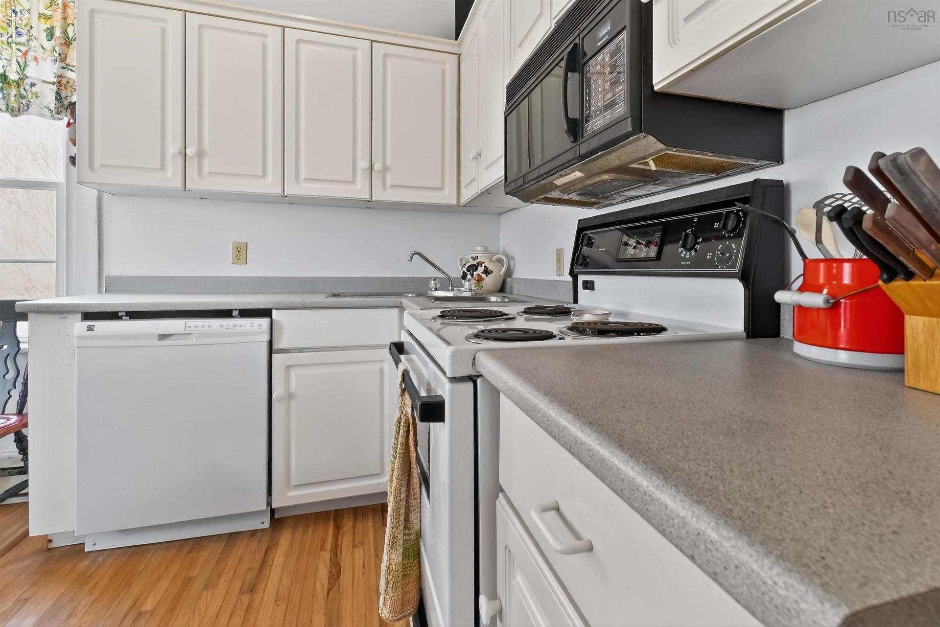 2145 Marble Mountain Rd, West Bay, NS - Indoor Photo Showing Kitchen