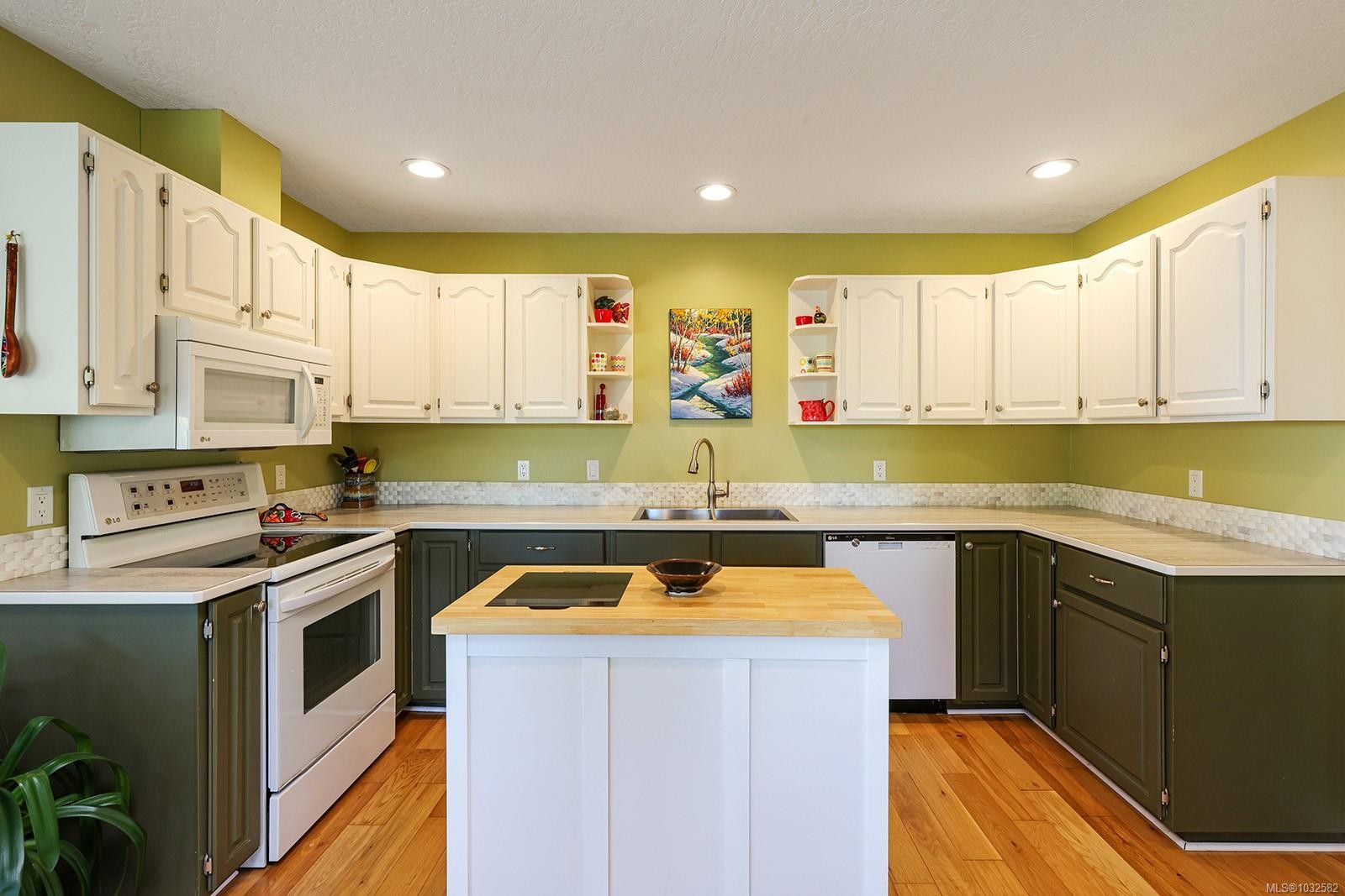 1622 Guthrie Rd, Comox, BC