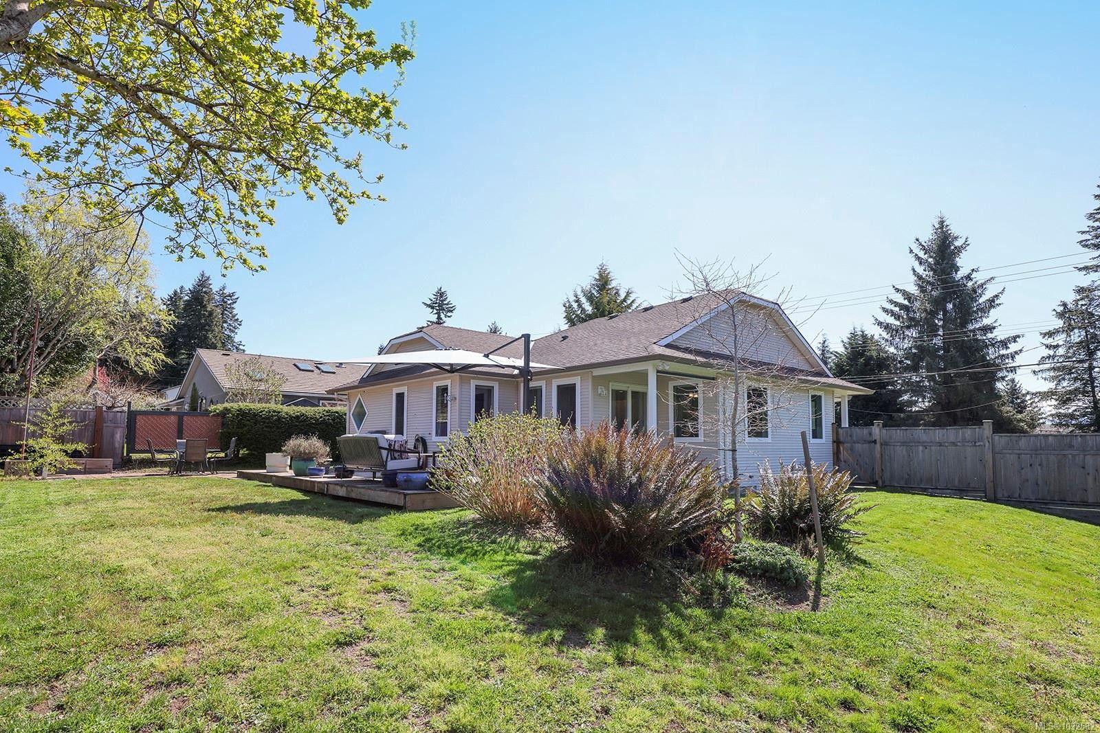 1622 Guthrie Rd, Comox, BC