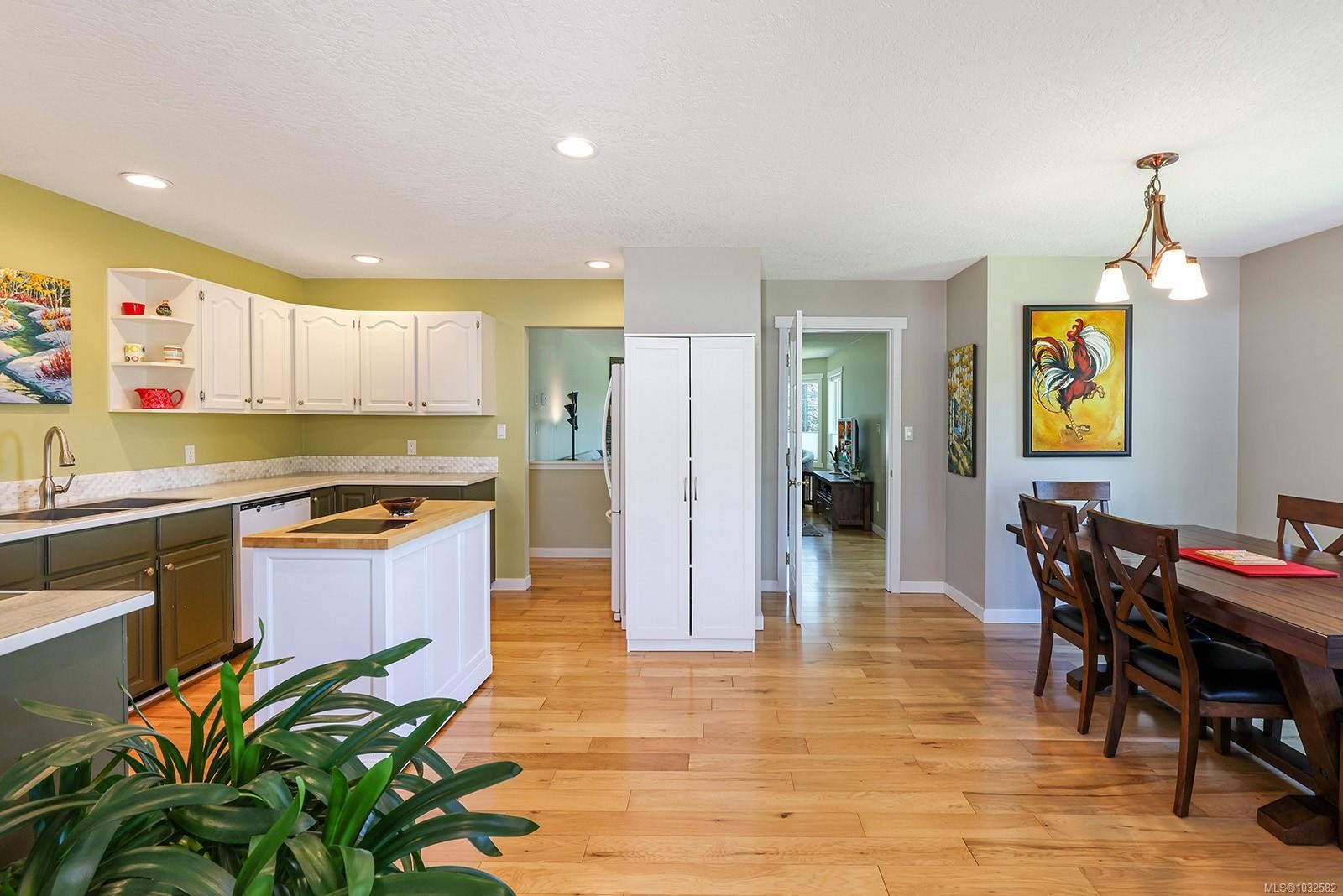 1622 Guthrie Rd, Comox, BC