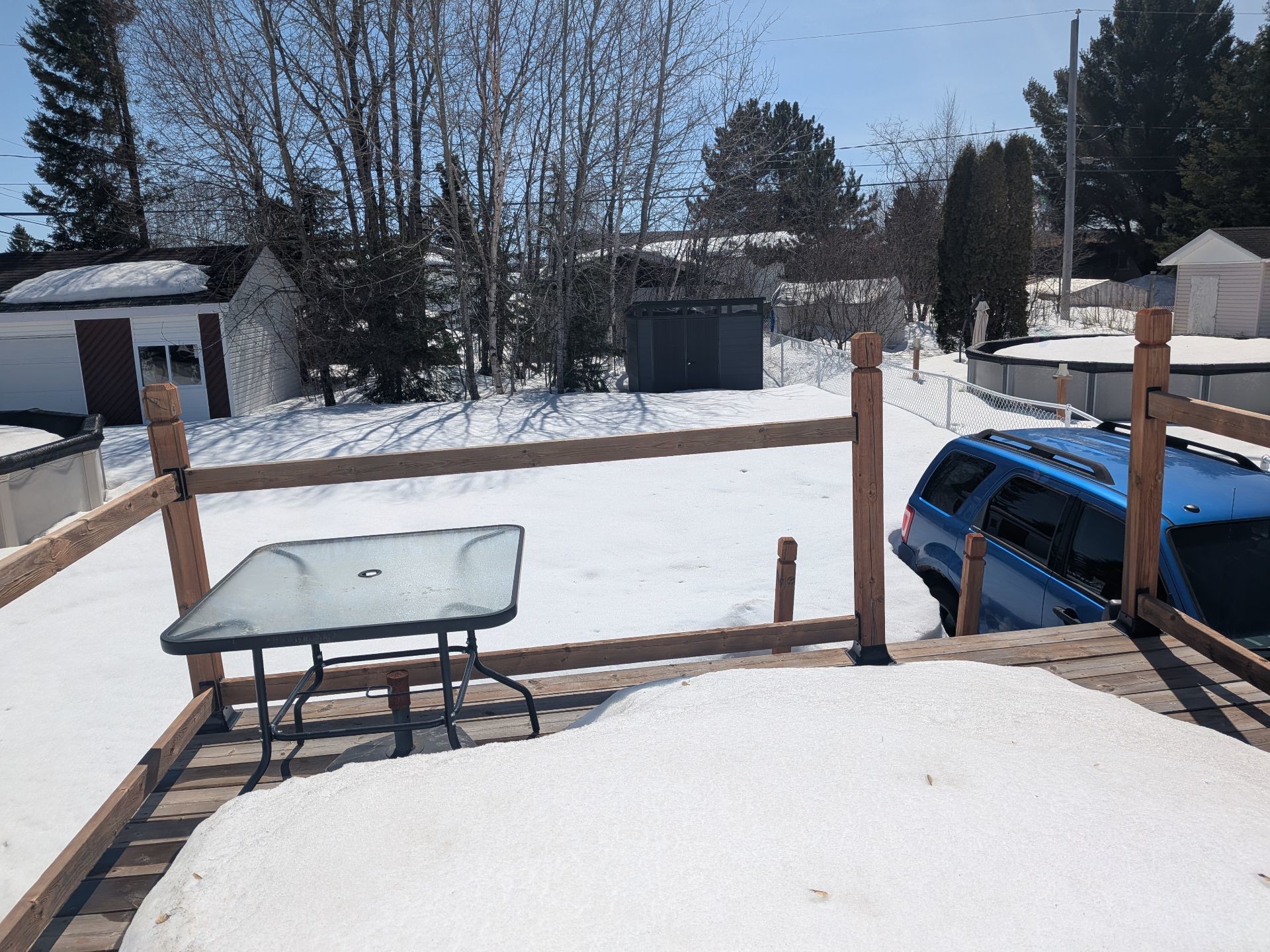 Courtyard - 522 4E Avenue E., Amos, QC - Outdoor