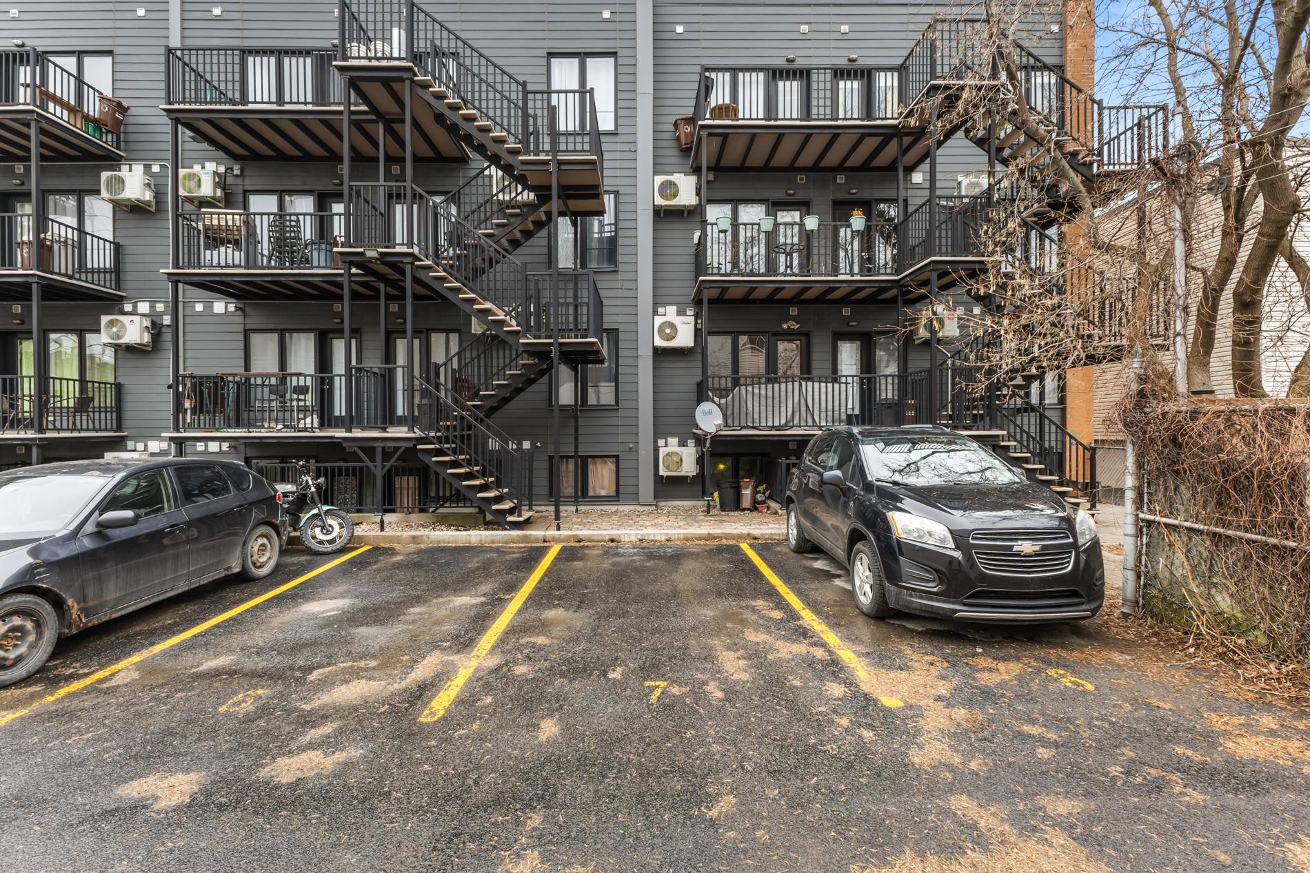 Stationnement - 3-7660 18E Avenue, Montréal (Villeray/Saint-Michel/Parc-Extension), QC - Outdoor With Balcony