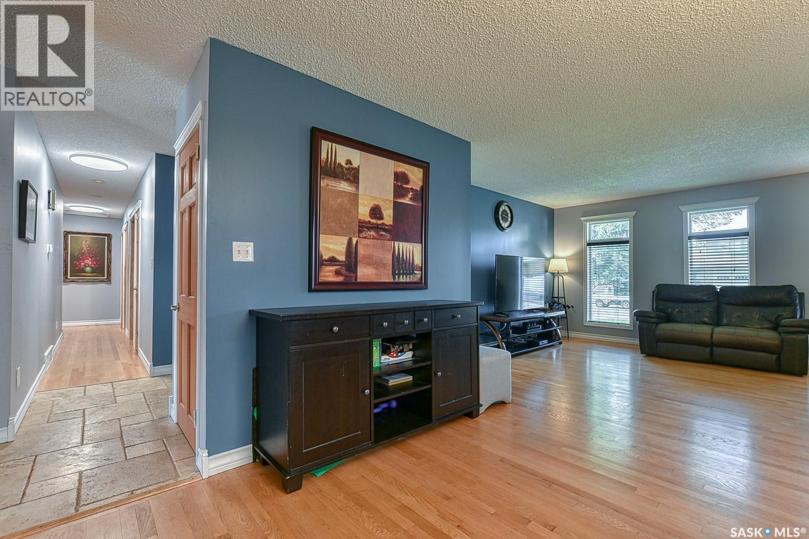 2102 Truesdale Drive E, Regina, SK - Indoor Photo Showing Other Room