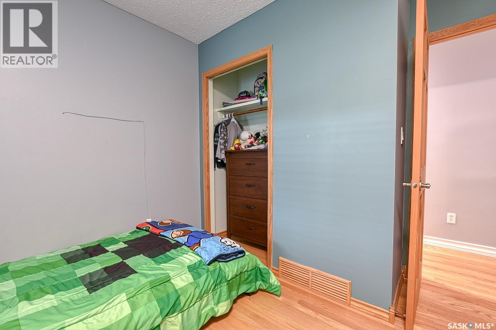 2102 Truesdale Drive E, Regina, SK - Indoor Photo Showing Bedroom