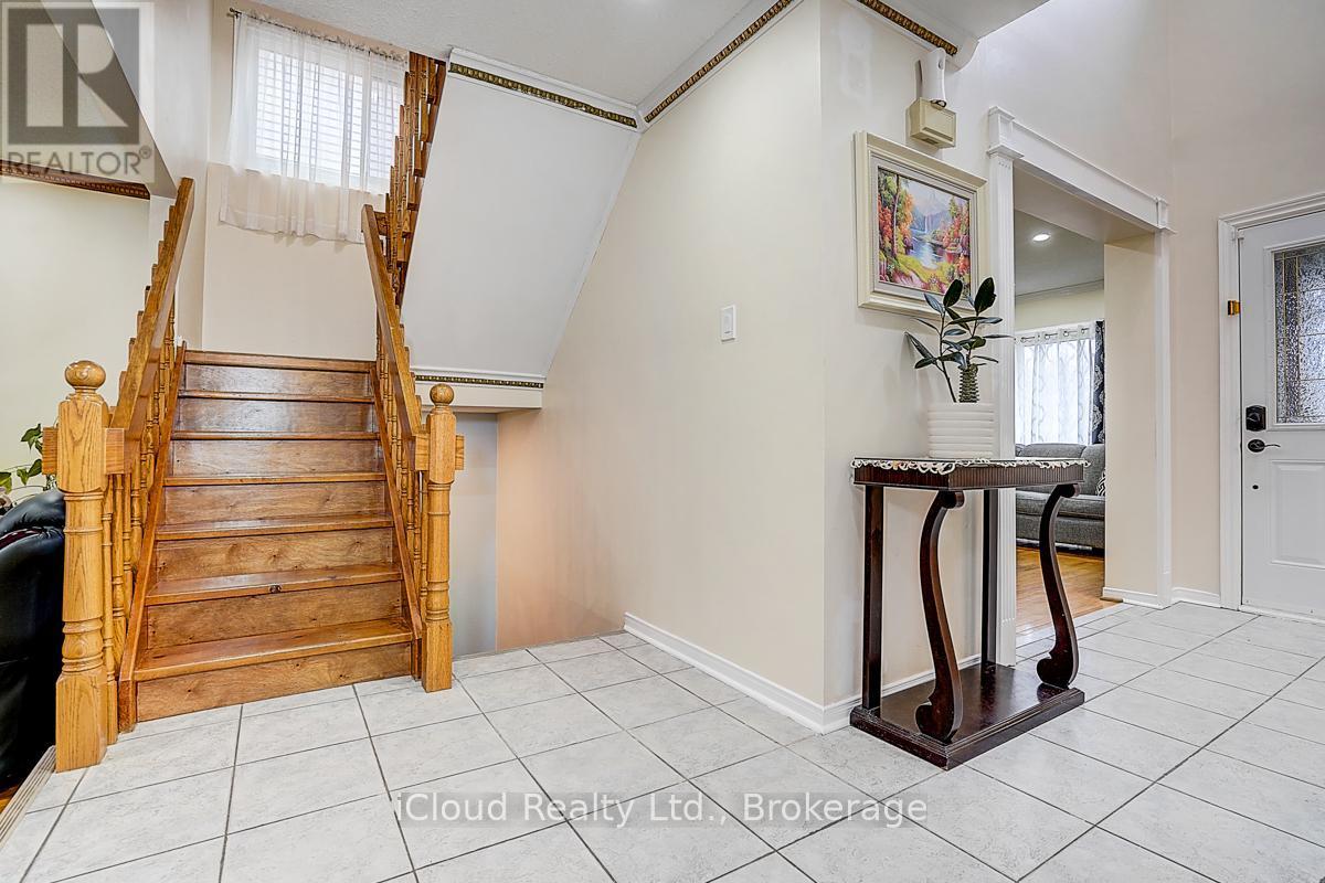 1114 Maple Gate Road, Pickering, ON - Indoor Photo Showing Other Room