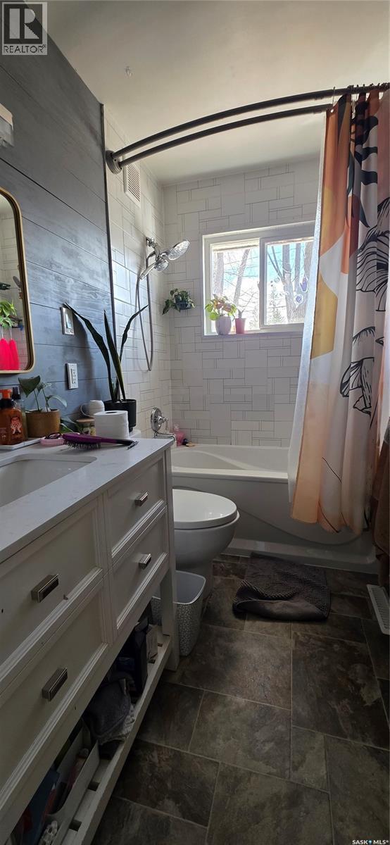 259 Duncan Road, Estevan, SK - Indoor Photo Showing Bathroom