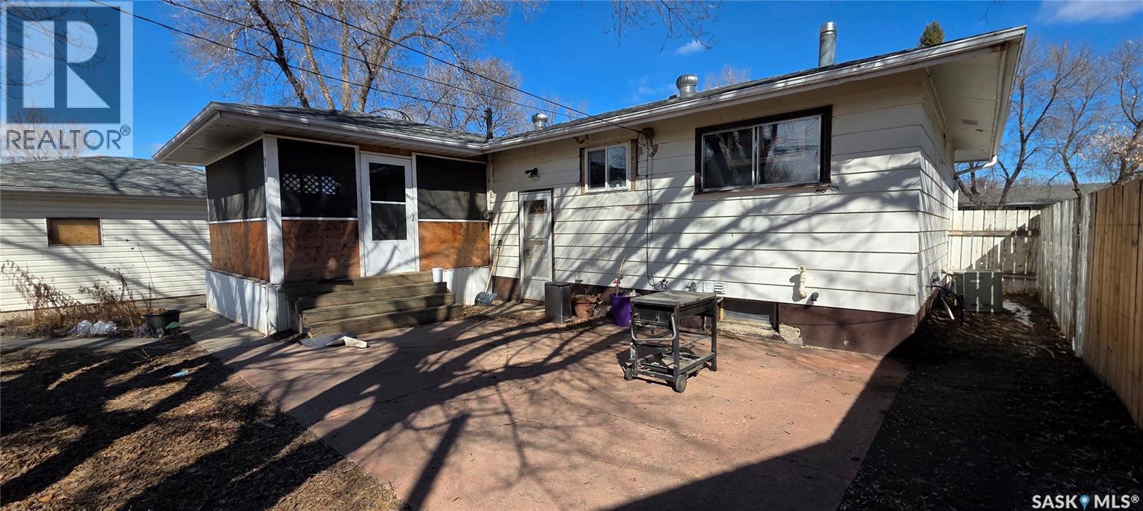259 Duncan Road, Estevan, SK - Outdoor