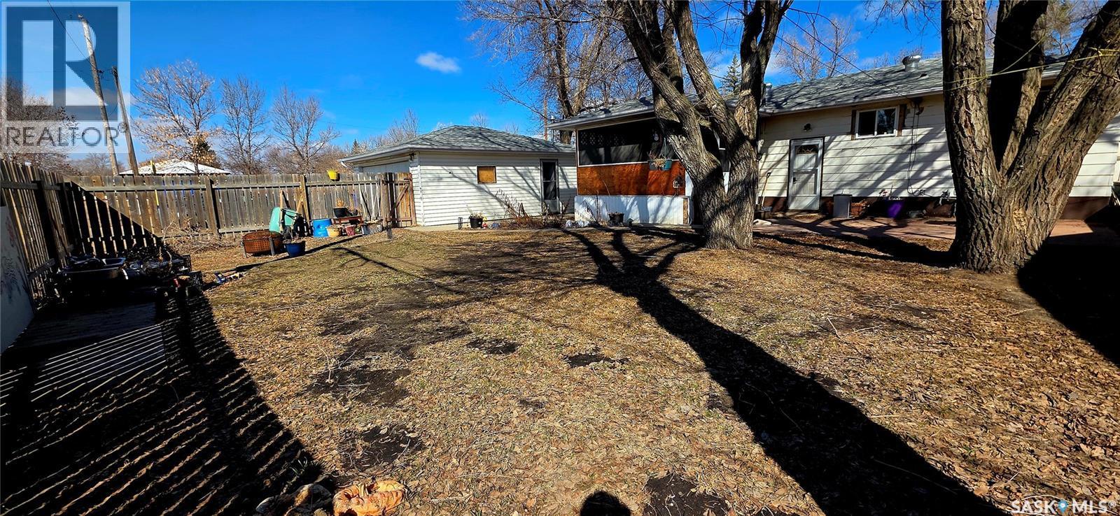 259 Duncan Road, Estevan, SK - Outdoor