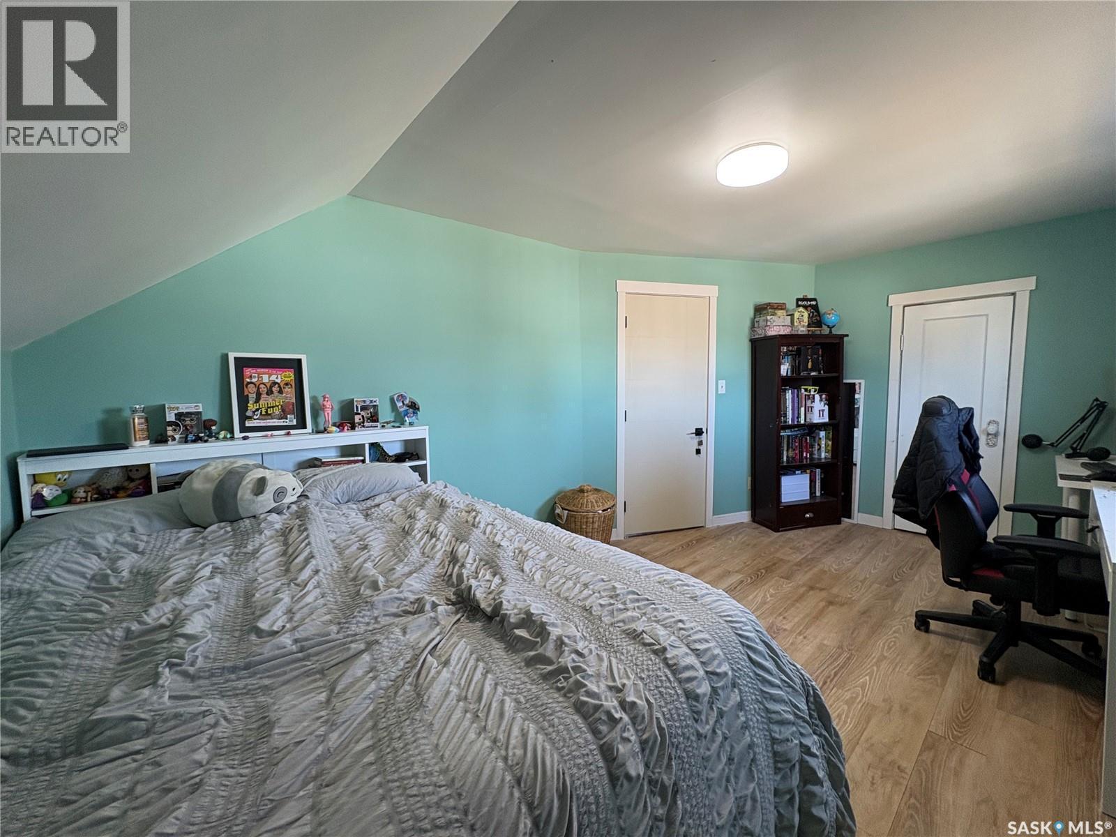112 1St Avenue, Vibank, SK - Indoor Photo Showing Bedroom