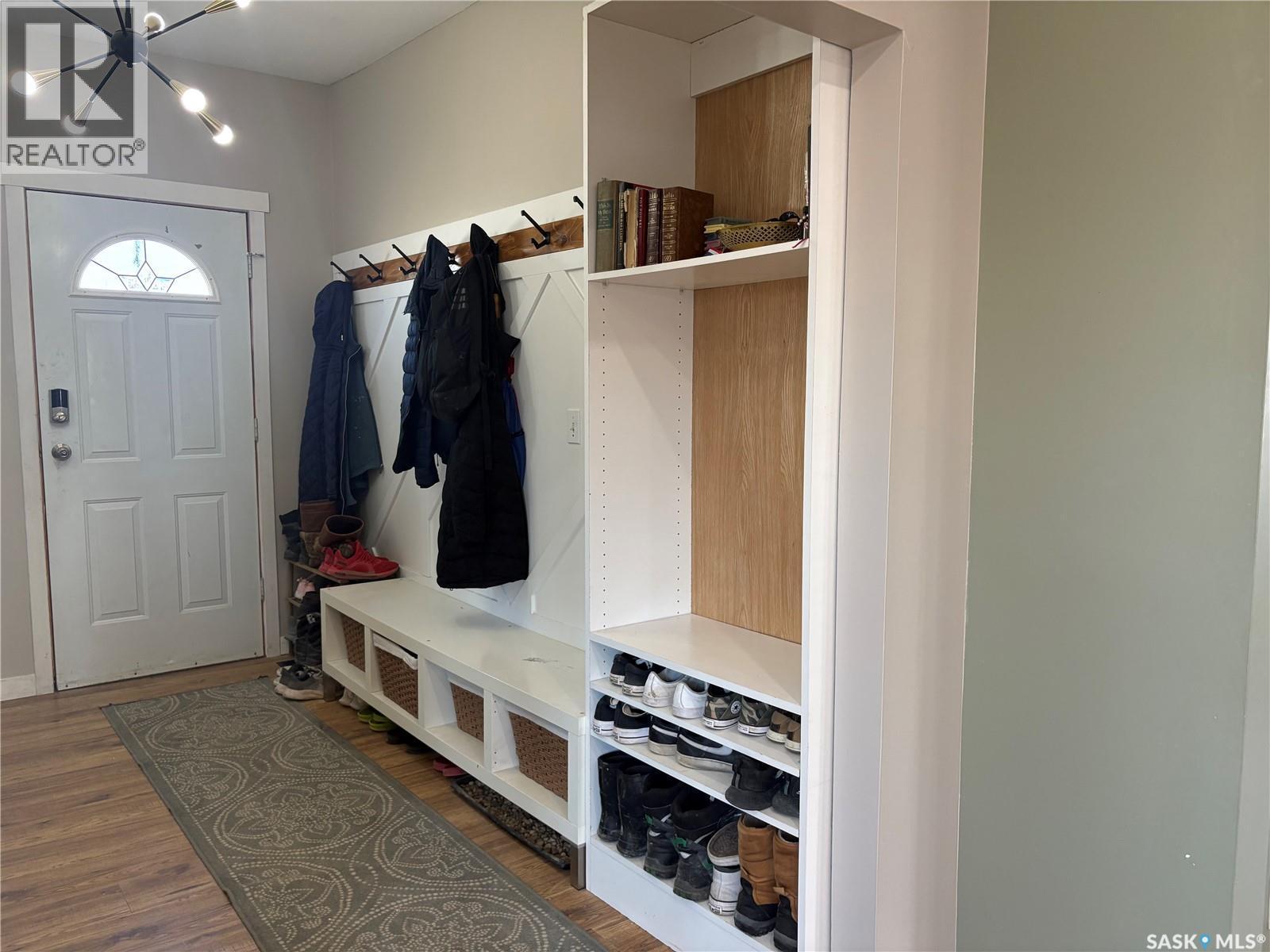 112 1St Avenue, Vibank, SK - Indoor Photo Showing Other Room