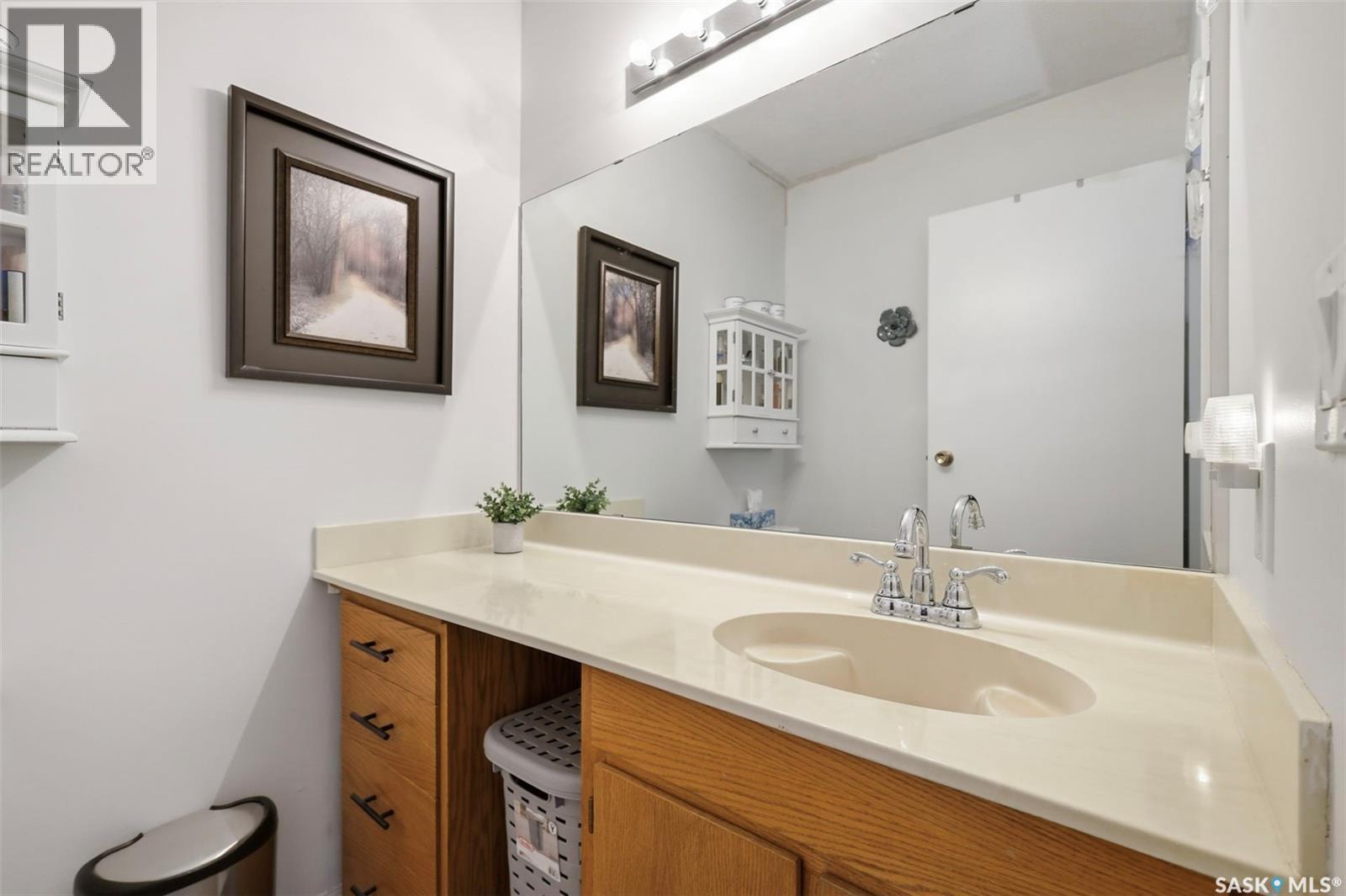 6 80 Berini Drive, Saskatoon, SK - Indoor Photo Showing Bathroom