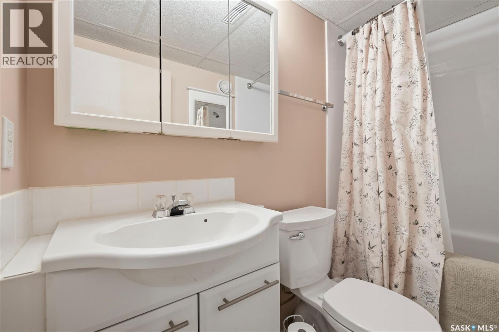 6 80 Berini Drive, Saskatoon, SK - Indoor Photo Showing Bathroom