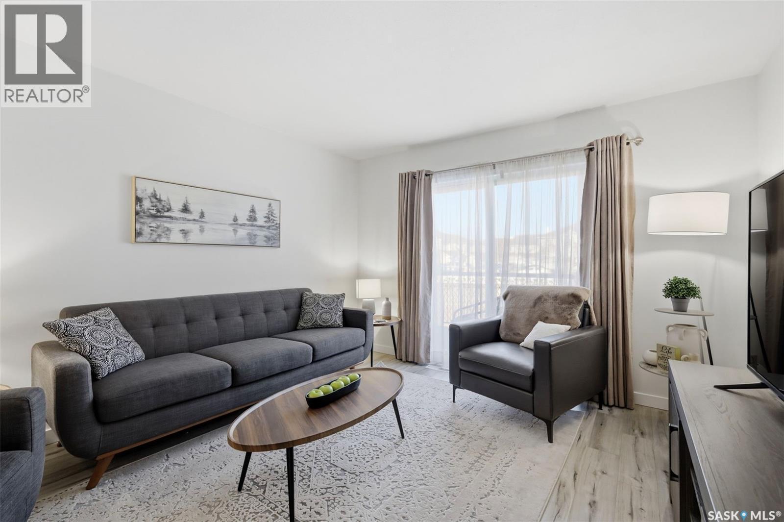 6 80 Berini Drive, Saskatoon, SK - Indoor Photo Showing Living Room