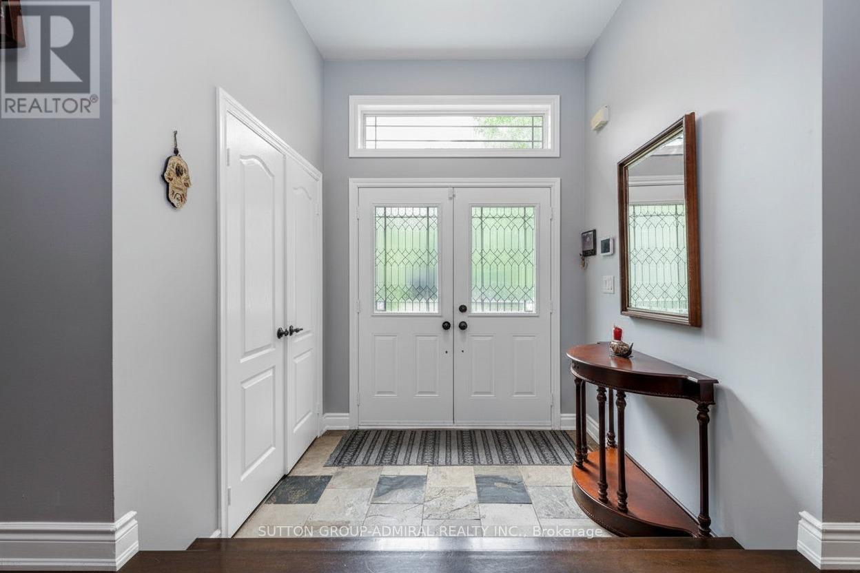 79 Forest Circle, Tiny, ON - Indoor Photo Showing Other Room