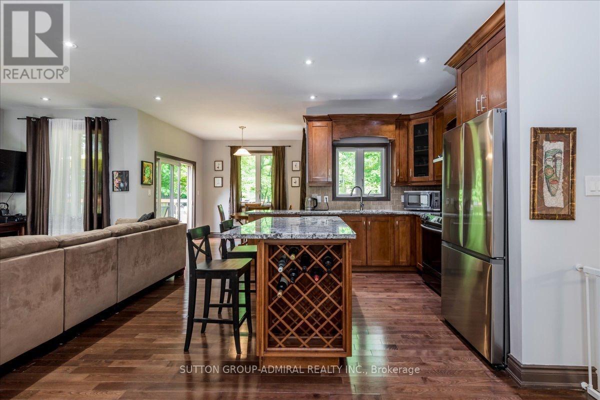 79 Forest Circle, Tiny, ON - Indoor