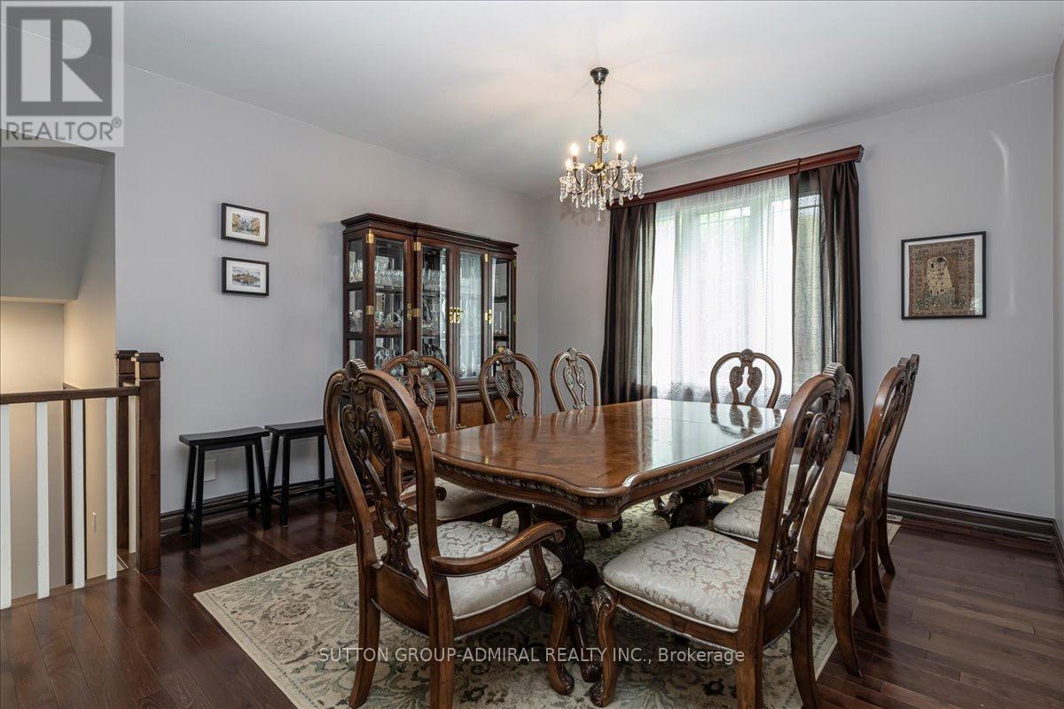 79 Forest Circle, Tiny, ON - Indoor Photo Showing Dining Room