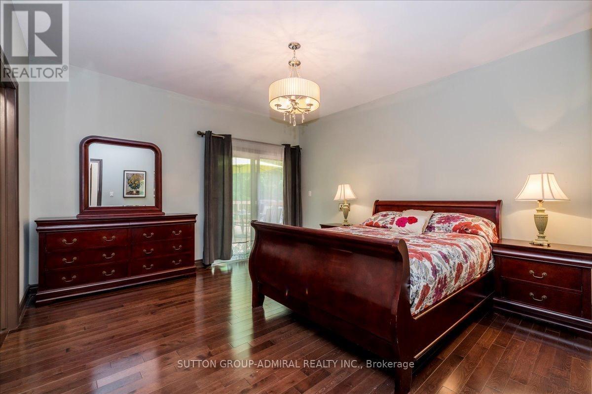 79 Forest Circle, Tiny, ON - Indoor Photo Showing Bedroom