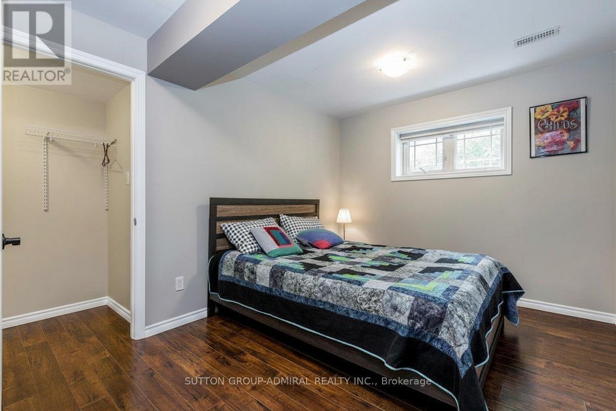 79 Forest Circle, Tiny, ON - Indoor Photo Showing Bedroom