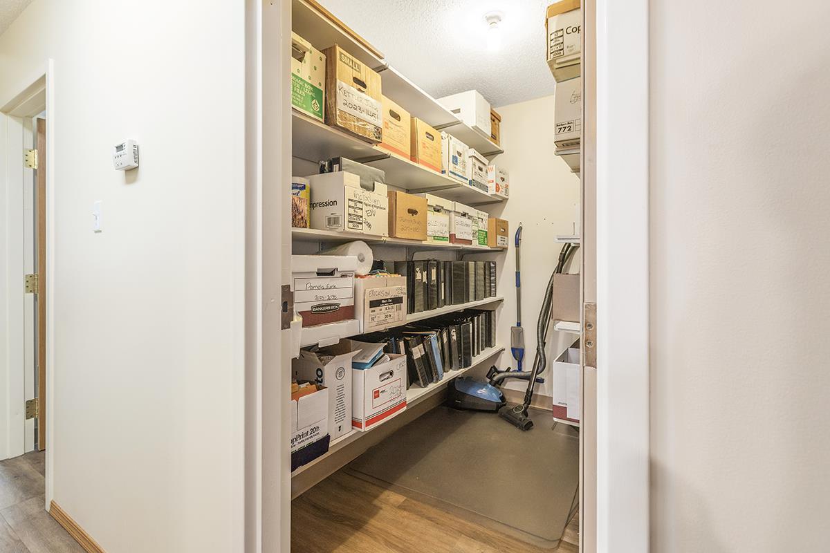 16514 100 Ave, Edmonton, AB