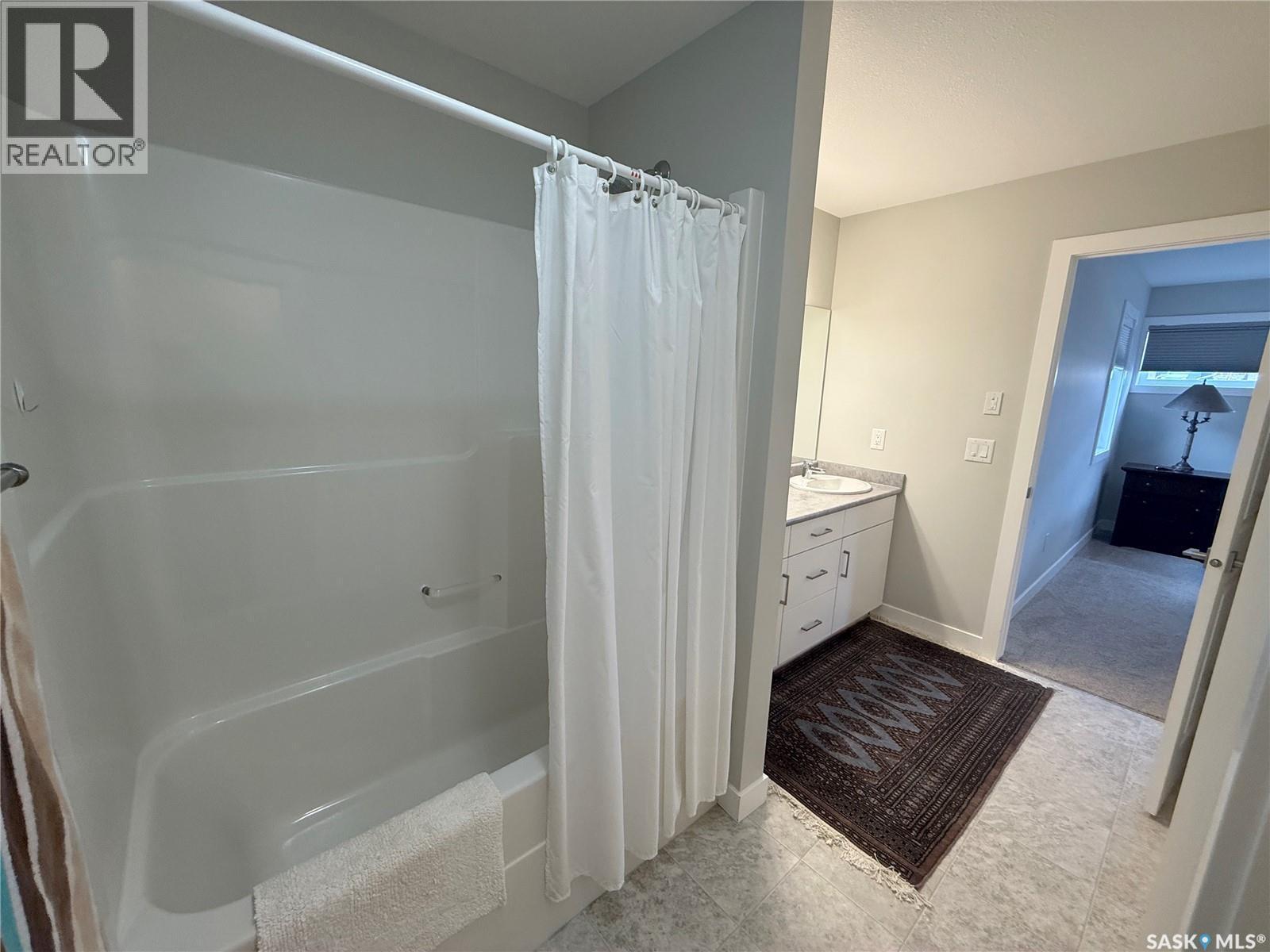 1061 Kolynchuk Crescent, Saskatoon, SK - Indoor Photo Showing Bathroom