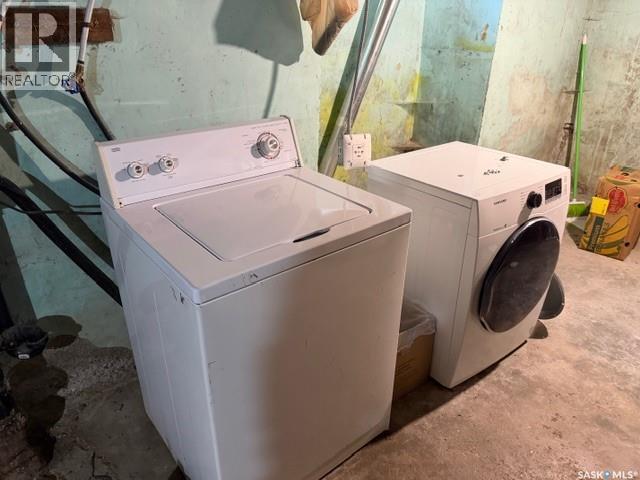 405 18Th Street W, Saskatoon, SK - Indoor Photo Showing Laundry Room