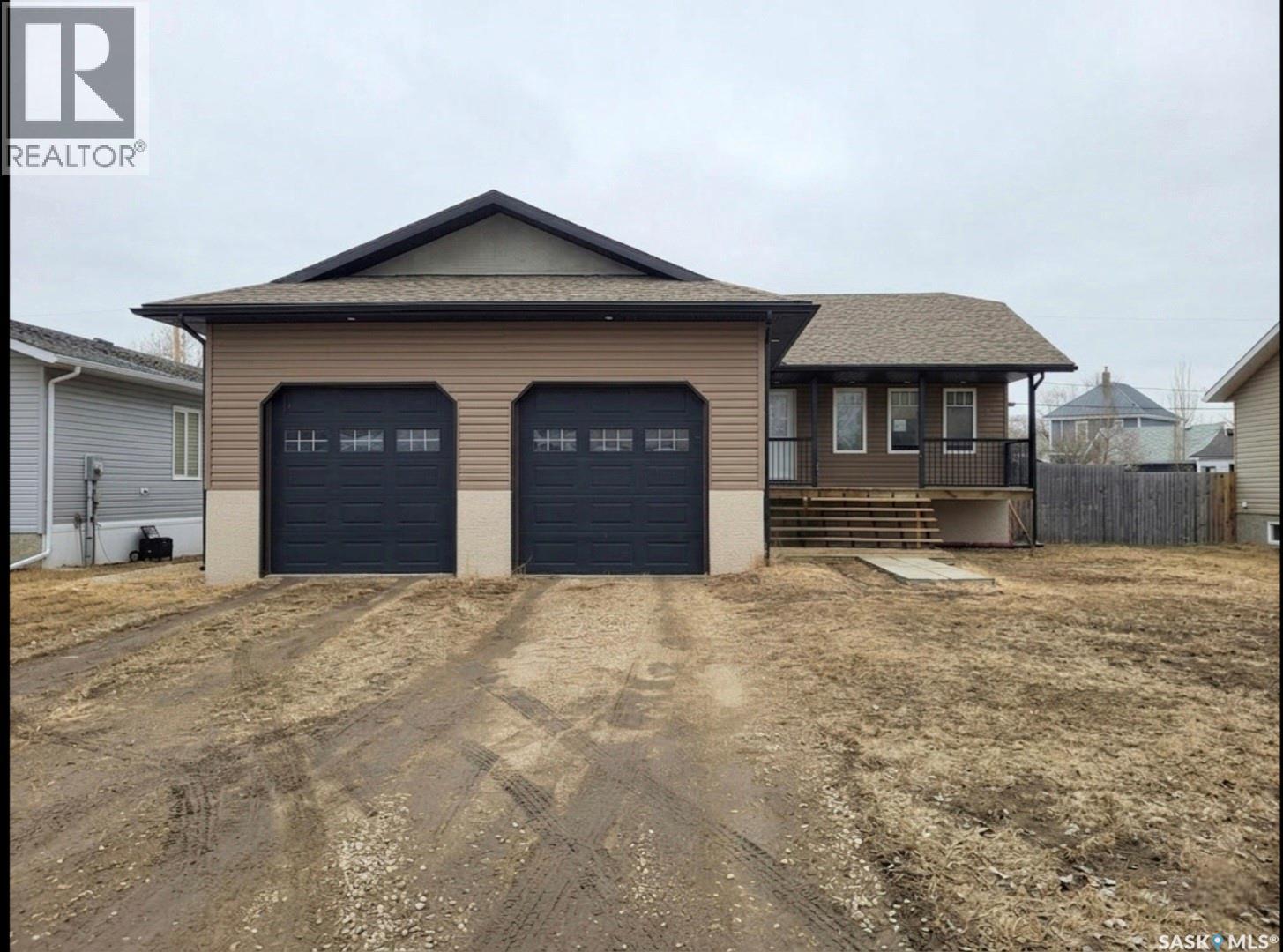 214 5Th Street, Milestone, SK - Outdoor