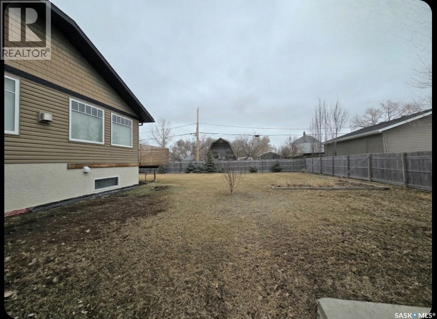 214 5Th Street, Milestone, SK - Outdoor