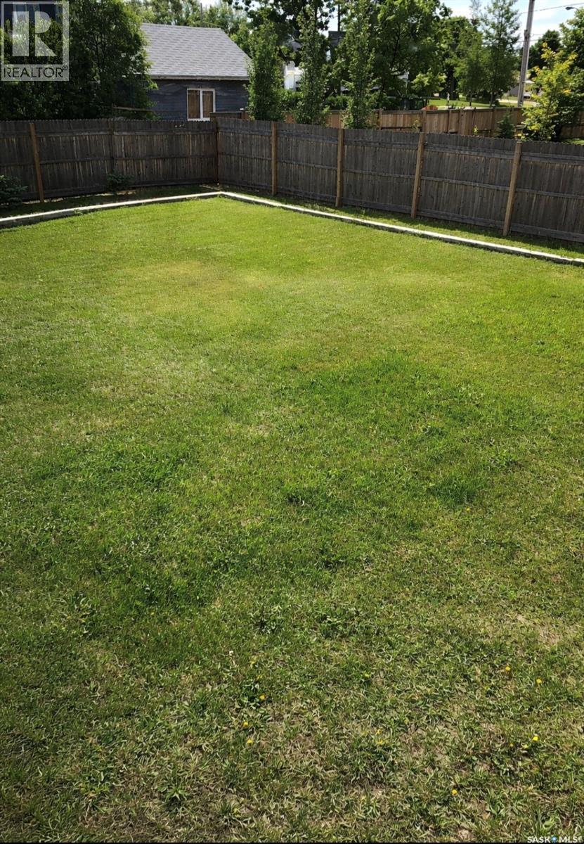 214 5Th Street, Milestone, SK - Outdoor