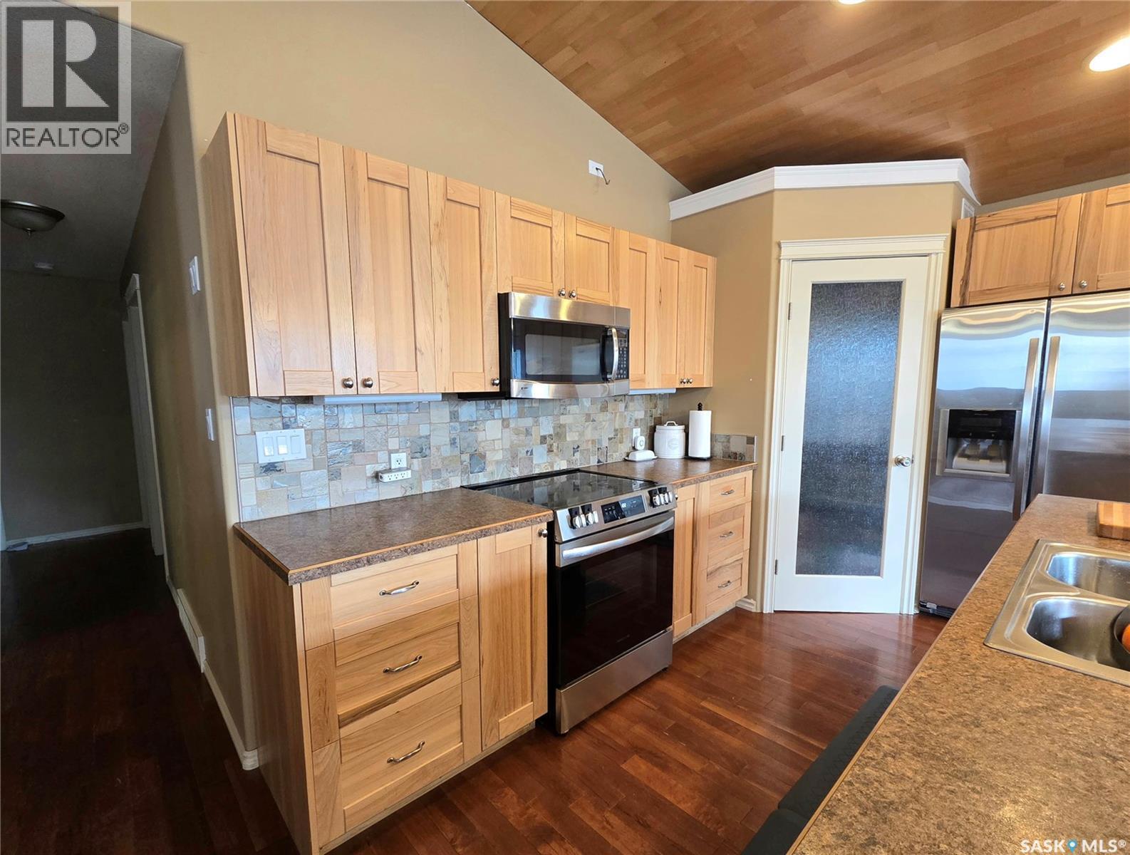214 5Th Street, Milestone, SK - Indoor Photo Showing Kitchen With Double Sink