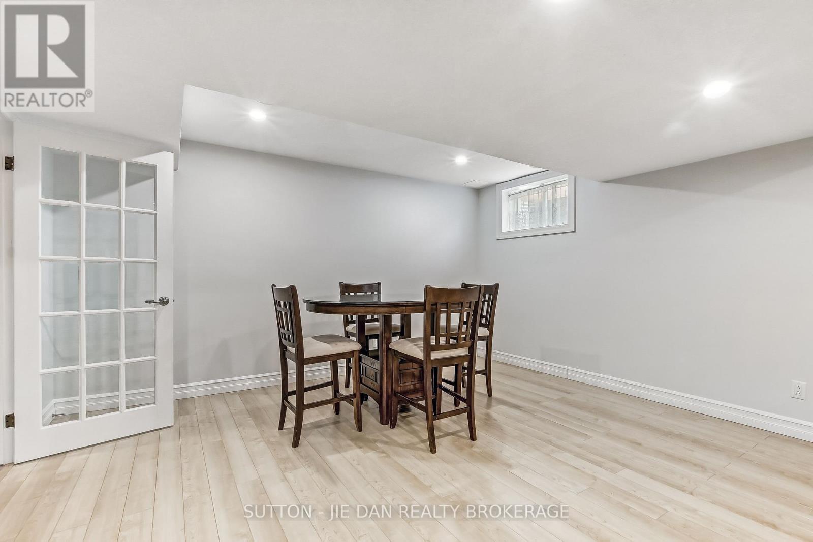 328 Plane Tree Drive, London North (North R), ON - Indoor