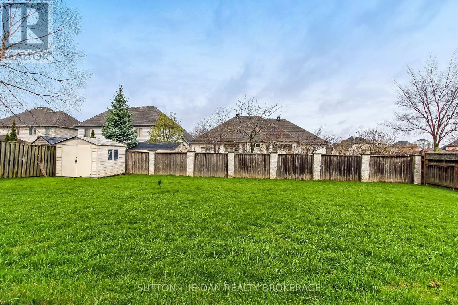 328 Plane Tree Drive, London North (North R), ON - Outdoor