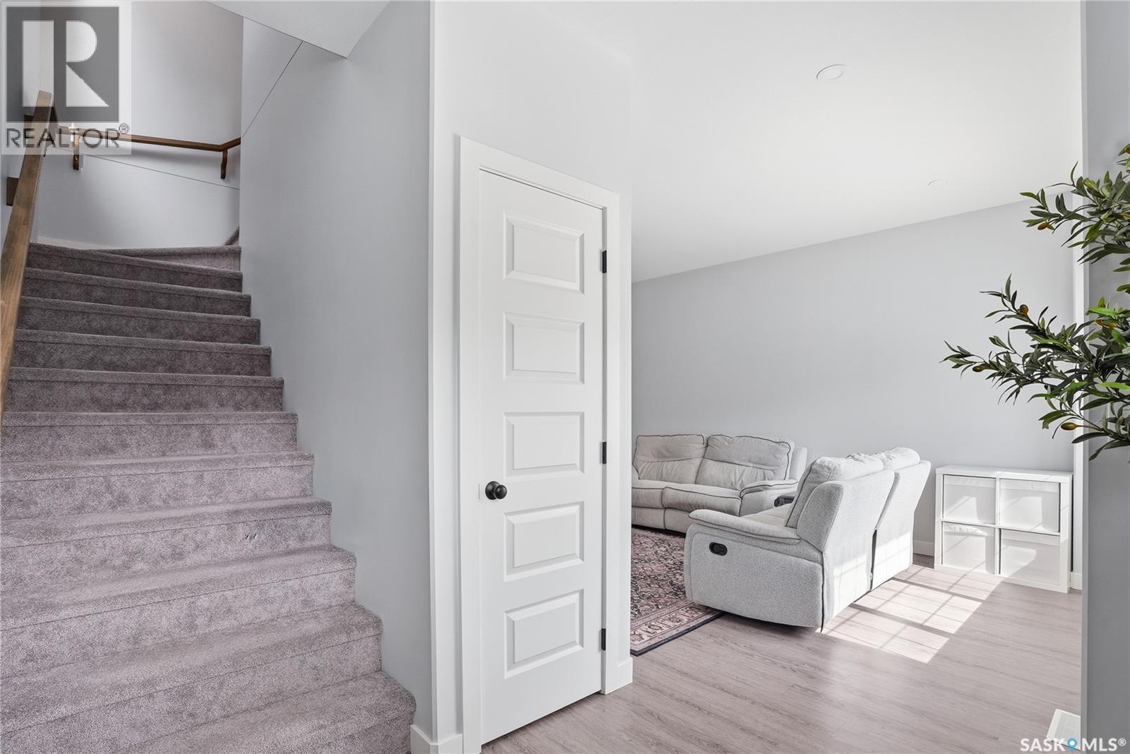 1047 Brighton Gate, Saskatoon, SK - Indoor Photo Showing Other Room