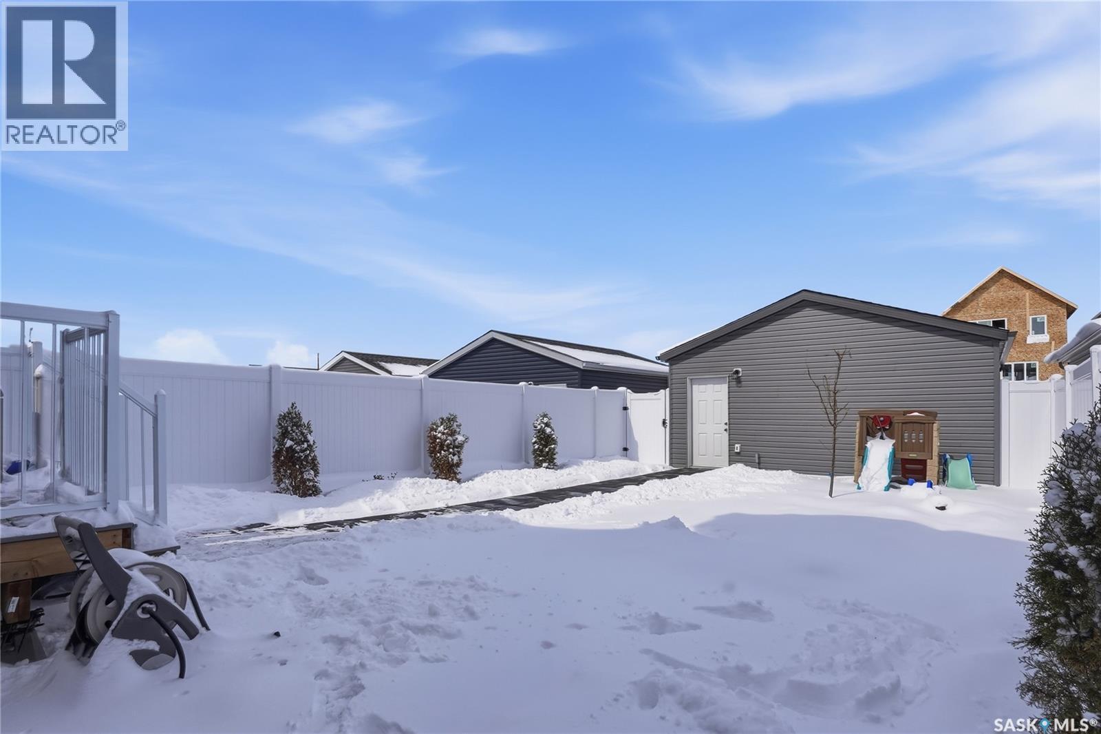 1047 Brighton Gate, Saskatoon, SK - Outdoor