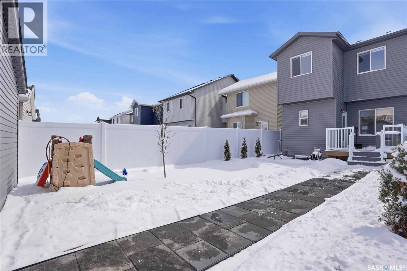 1047 Brighton Gate, Saskatoon, SK - Outdoor