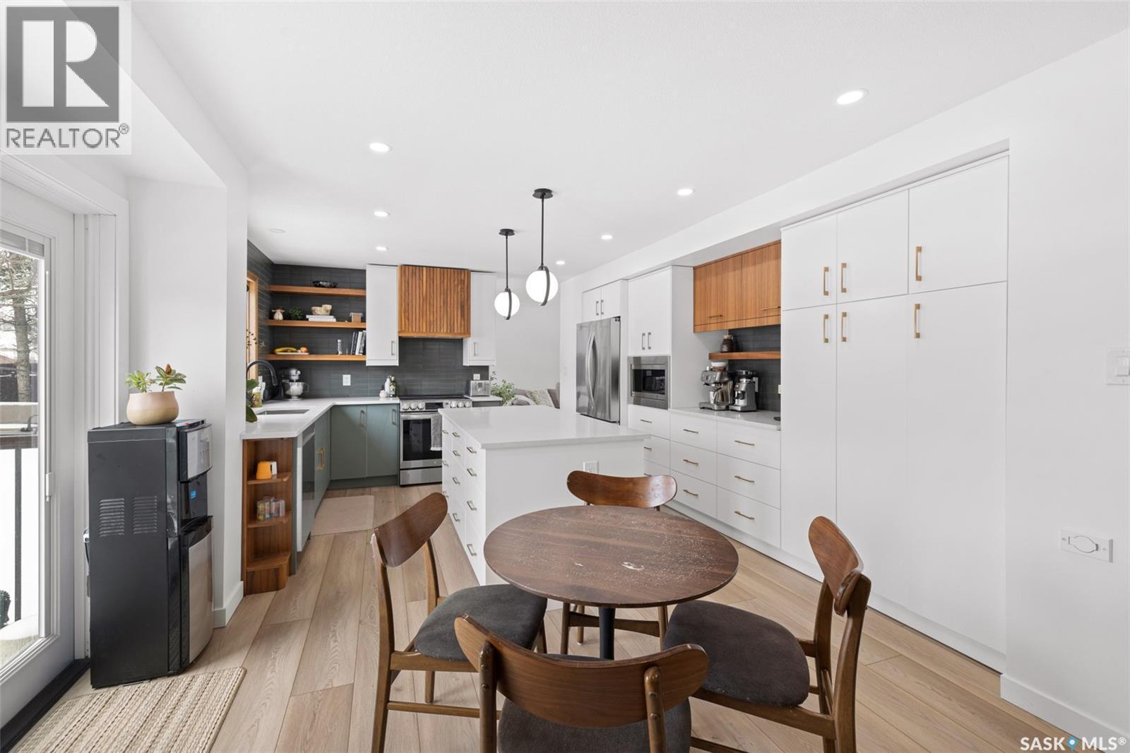 2002 Braun Bay E, Regina, SK - Indoor Photo Showing Other Room