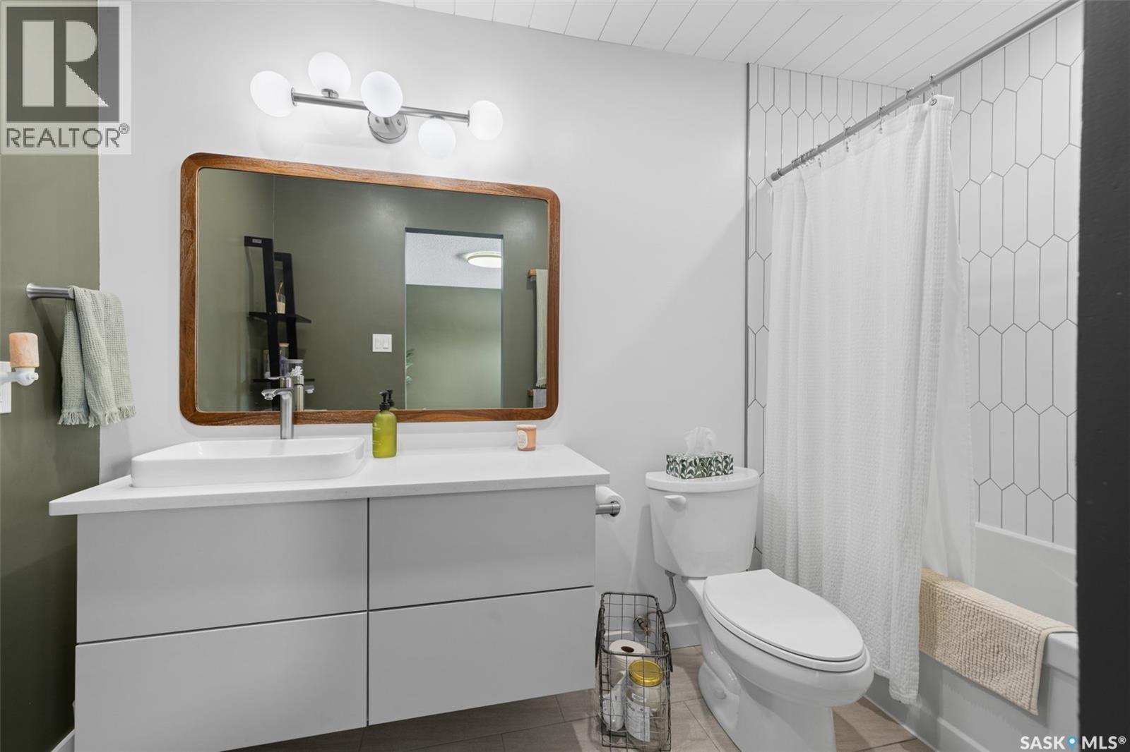 2002 Braun Bay E, Regina, SK - Indoor Photo Showing Bathroom