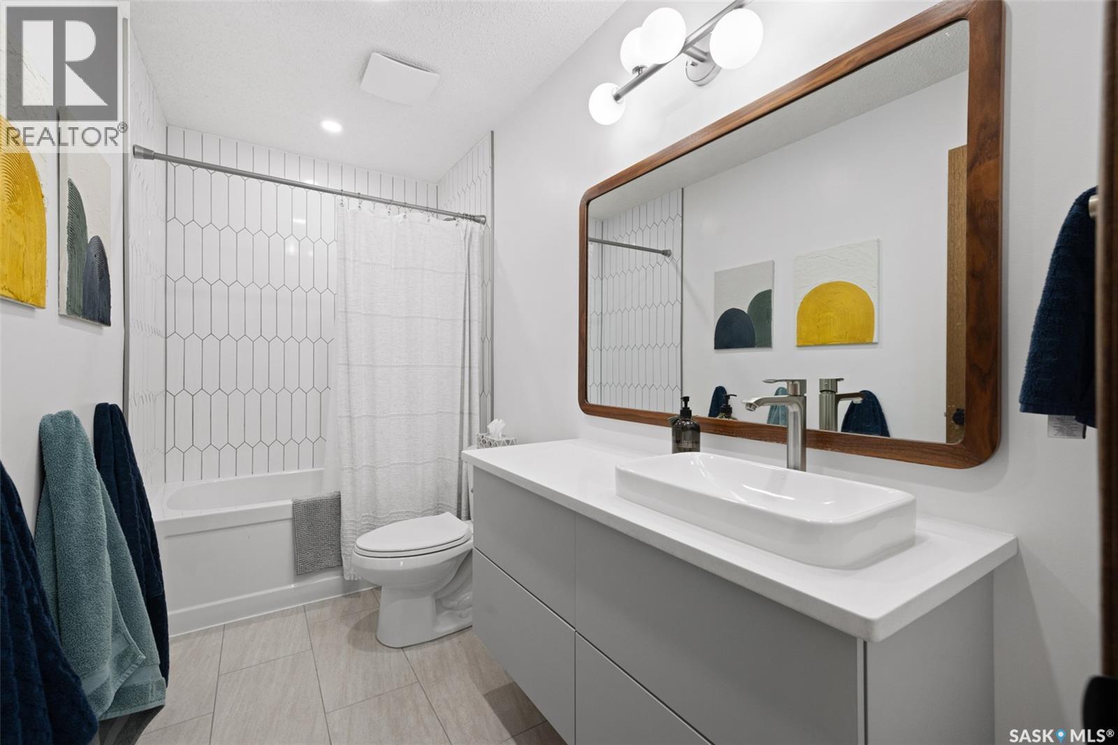 2002 Braun Bay E, Regina, SK - Indoor Photo Showing Bathroom