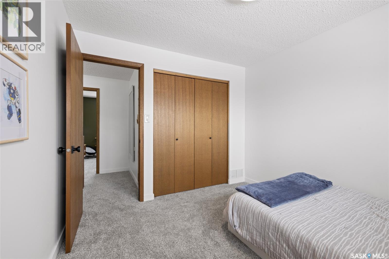 2002 Braun Bay E, Regina, SK - Indoor Photo Showing Bedroom