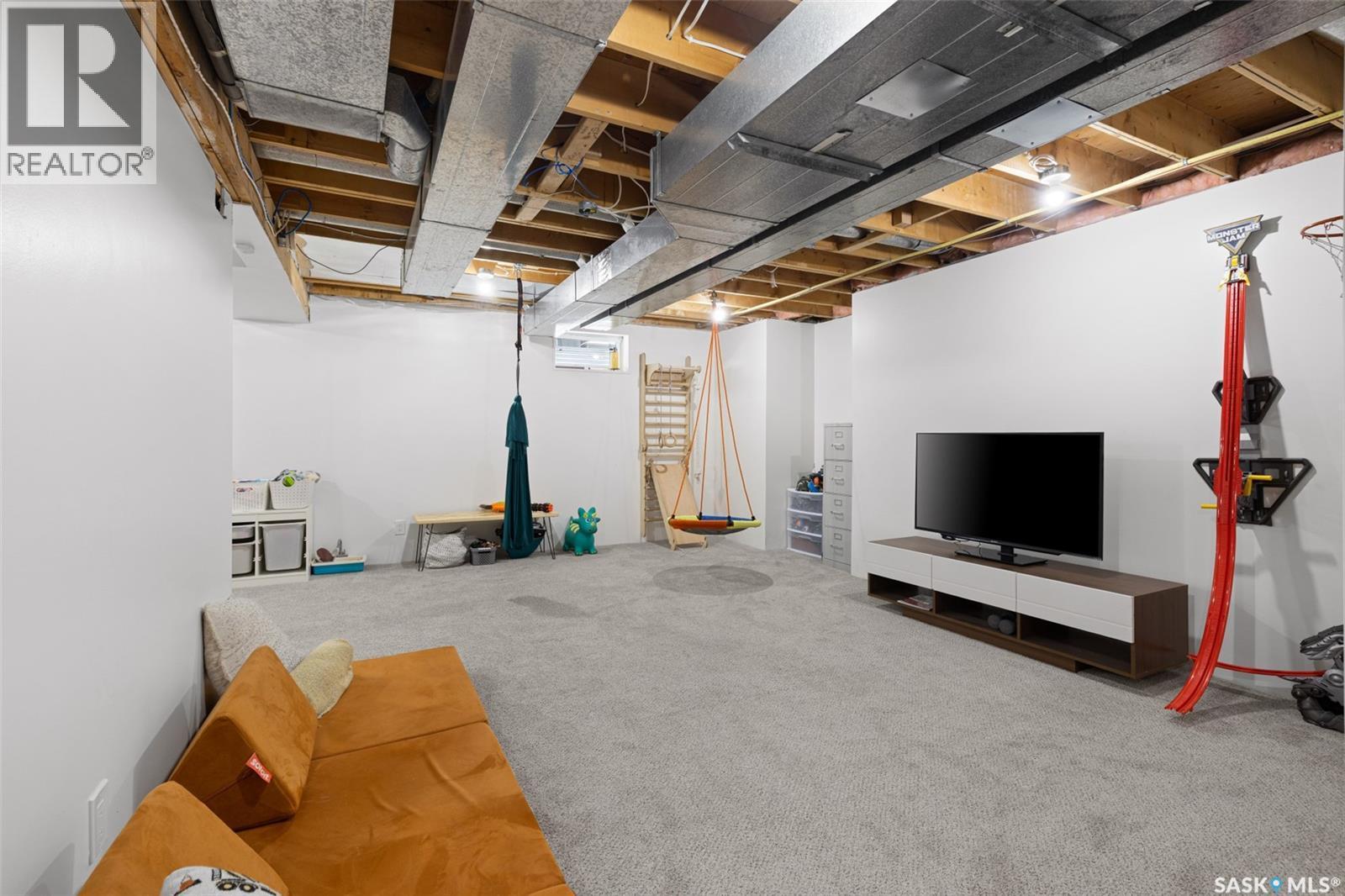 2002 Braun Bay E, Regina, SK - Indoor Photo Showing Basement