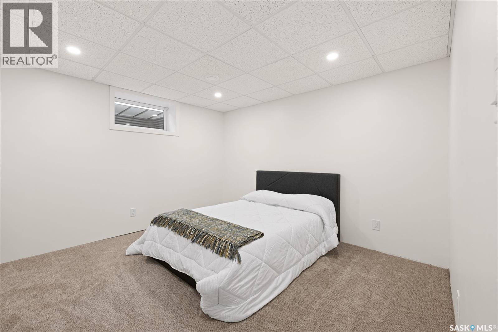 2002 Braun Bay E, Regina, SK - Indoor Photo Showing Bedroom