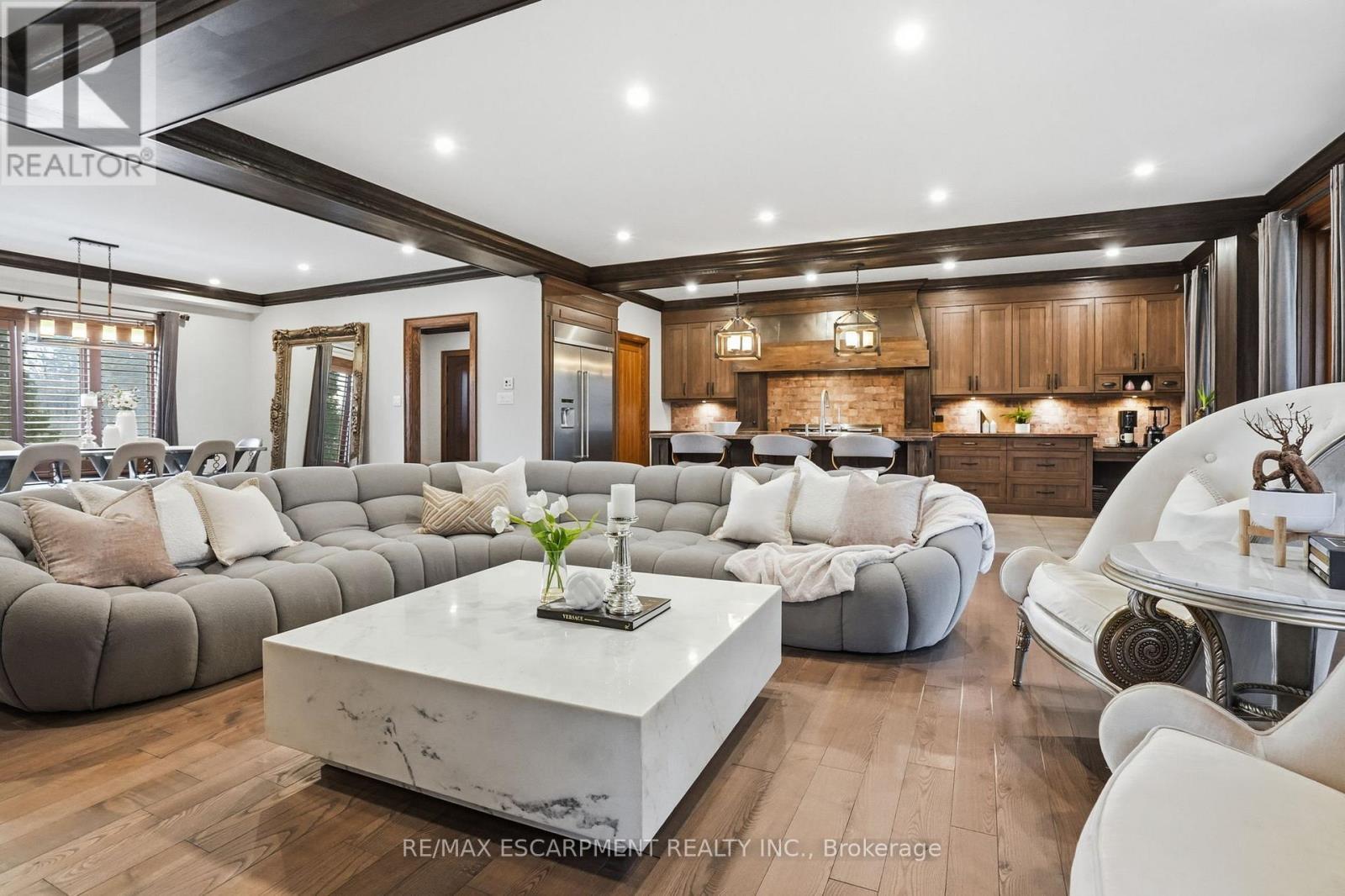 630 Kedleston Way, Mississauga, ON - Indoor Photo Showing Living Room