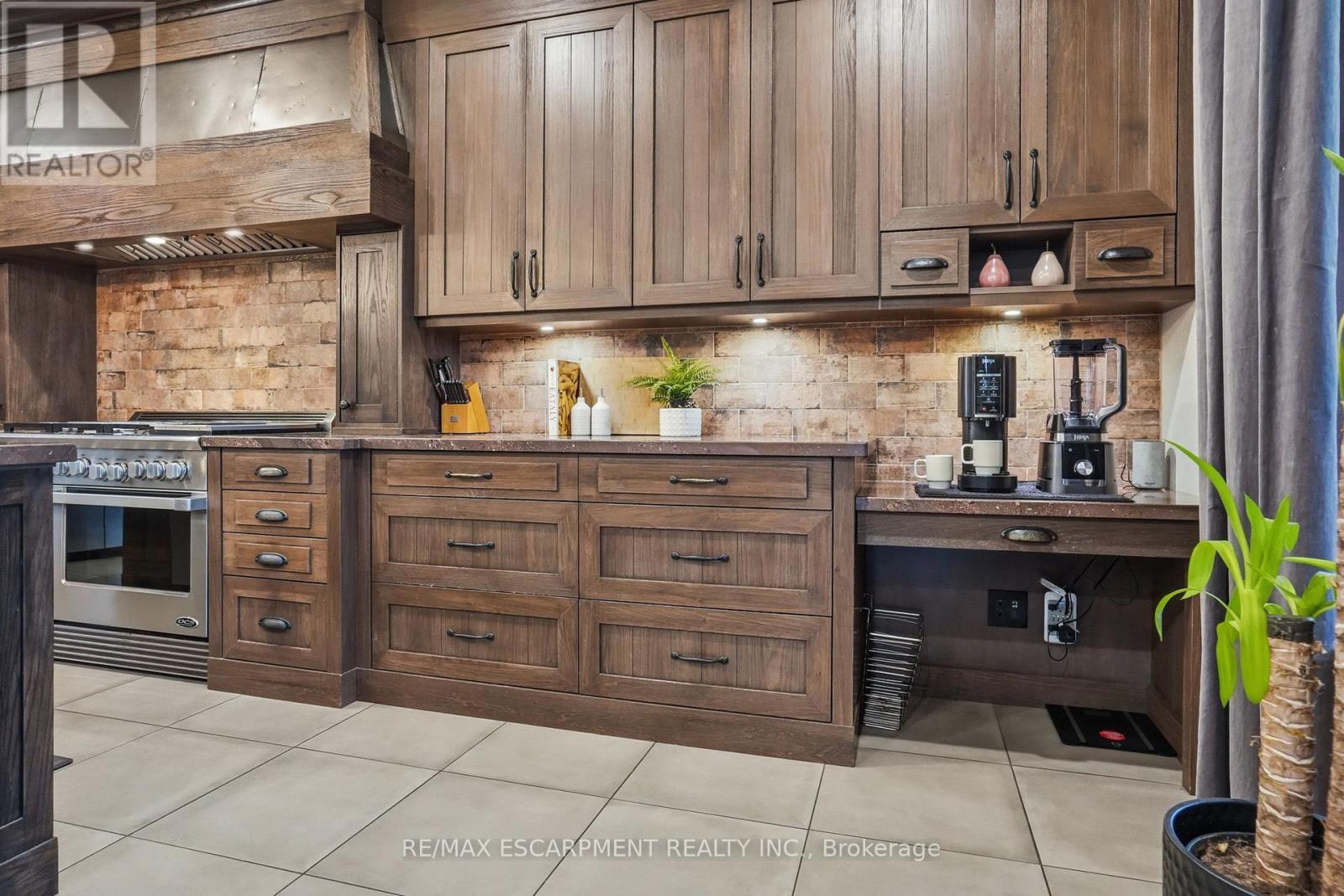 630 Kedleston Way, Mississauga, ON - Indoor Photo Showing Kitchen